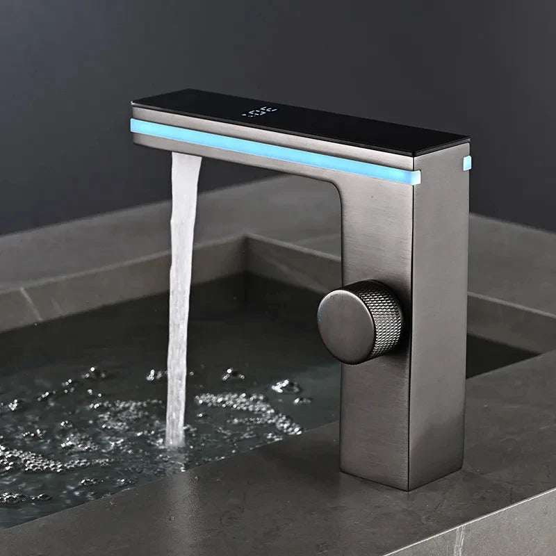 Intelligent LED digital display basin faucet brass basin hot and cold mixing valve temperature display bathroom basin faucet